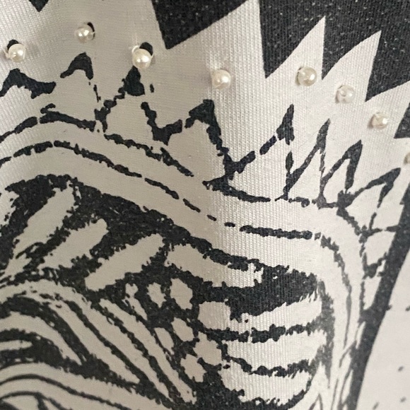 The Limited Tee - Picture 8 of 15